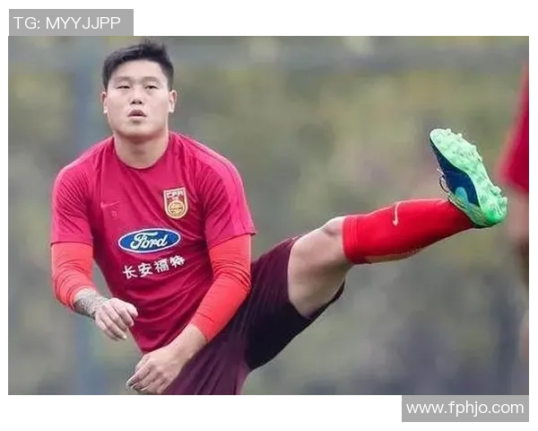 蔡慧康在足球场上的成长历程与未来发展展望分析 蔡慧康在足球场上的成长历程与未来发展展望分析