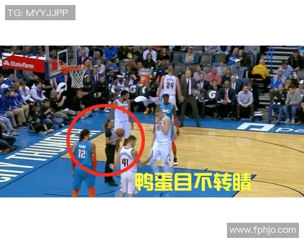 足球员在赛场上热情鼓掌展现团队精神与球迷互动的精彩瞬间 足球员在赛场上热情鼓掌展现团队精神与球迷互动的精彩瞬间